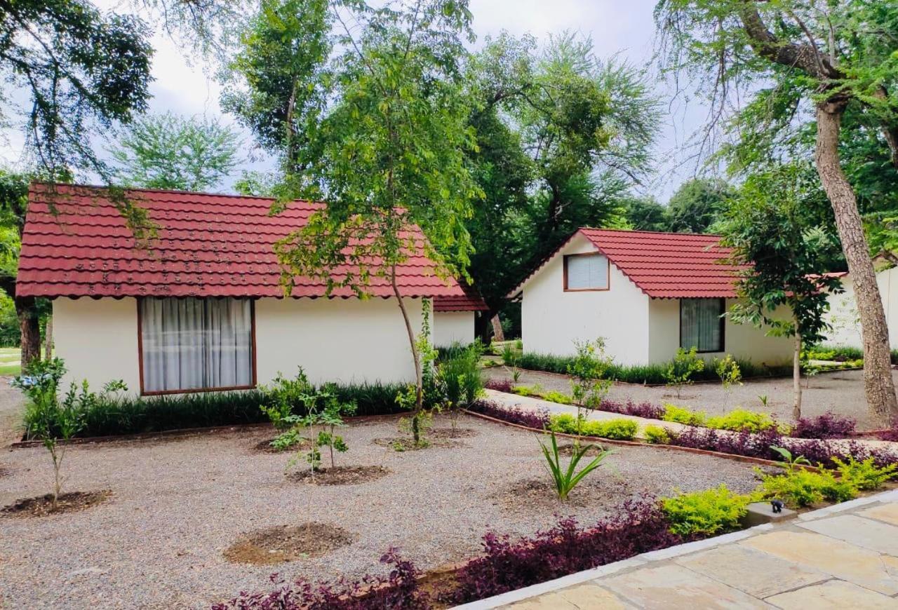 Aranya Vilas - A Nature Resort أُودايبور المظهر الخارجي الصورة